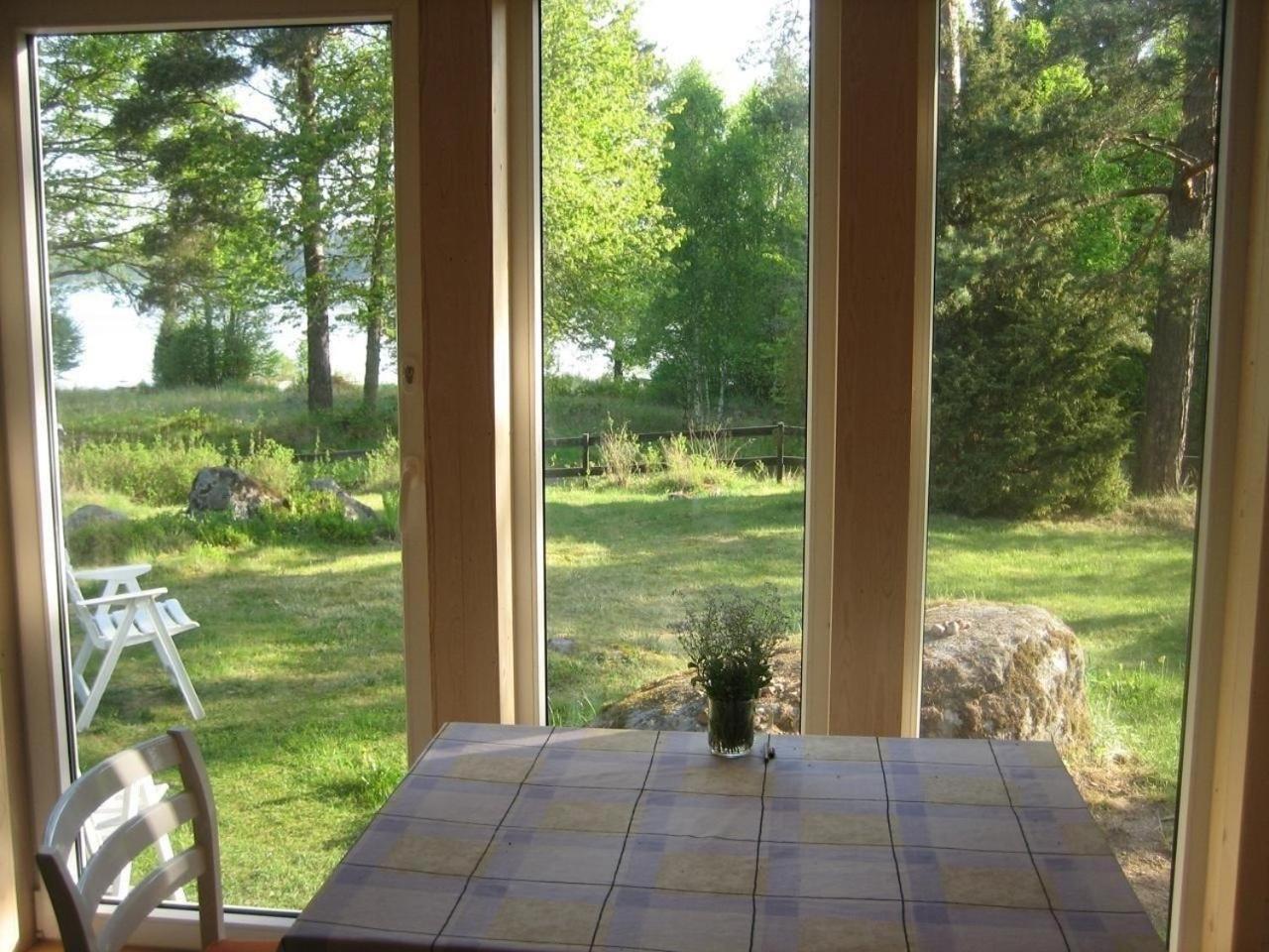 Ferienhaus In Malilla Boote Sauna See Eksteriør bilde